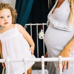 Беременность в центре внимания: как знаменитости переосмысливают модные тренды.