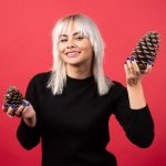 Как выбрать оптимальное время для стрижки и окрашивания волос в декабре 2025 года?