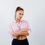 Боль в груди у женщин: возможные причины и когда обратиться к врачу