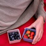 Почему стоит положить в морозилку ягоды и овощи: неожиданные преимущества