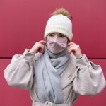 Чем утепляться осенью? Необычные шапки и шарфы любимых локальных брендов