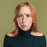 Синдром недовольного лица: почему возникает и как от него избавиться