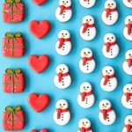 Горошек не теряет актуальности этой зимой: где искать теплые вещи в горошек и как их носить