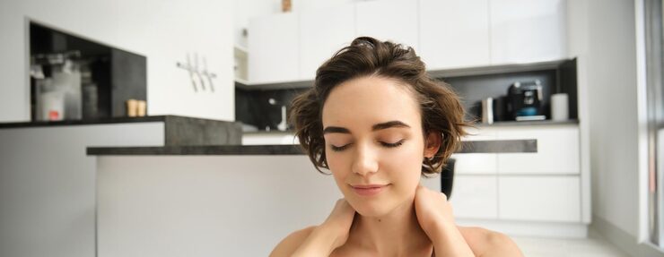 Буккальный массаж: за что его любит Меган Маркл и почему его стоит попробовать вам