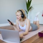 Как заниматься спортом дома: выбираем приложения и онлайн-каналы