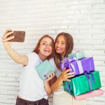 Полезные подарки до 1000 рублей: что выбрать себе, подруге или маме