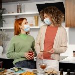 Как перестать переедать: советы врача Семирядова