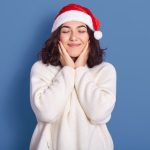 Подготовьтесь к Новому году: три полезные процедуры для лица