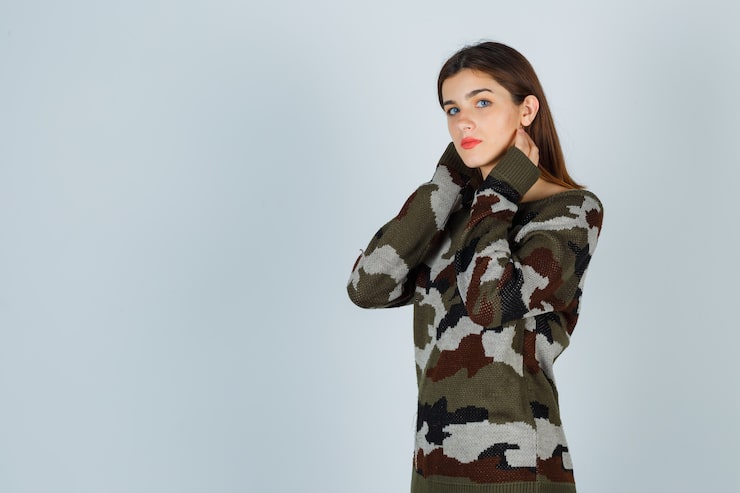 Dior представил современную интерпретацию культового жакета-бар