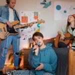 Актеры Равшана Куркова и Павел Деревянко читали сказки для детей