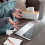 Как очистить гаджеты: гигиена телефона, ноутбука и пульта