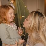 Ирина Шейк поделилась подробностями воспитания дочери с Брэдли Купером.