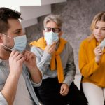 Почему некоторые члены семьи не заражаются коронавирусом