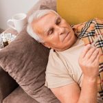 Как справиться с возрастными проблемами: советы врача для людей старше 60 лет