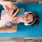 Как избавиться от отеков? Показывает тренер по самомассажу (видео)