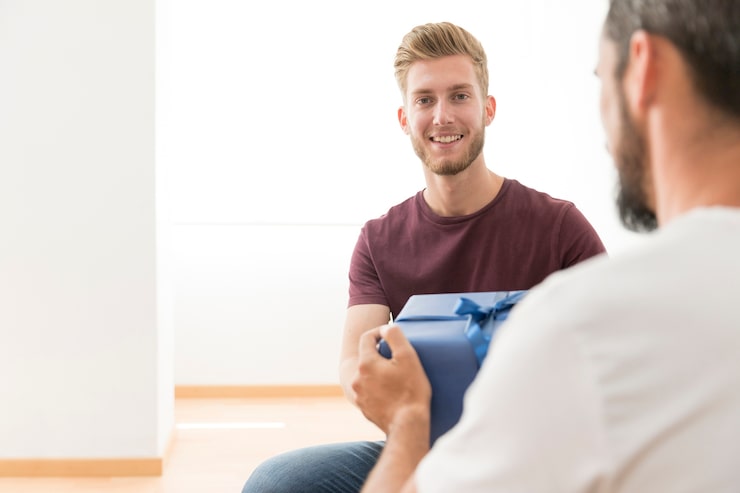 Как добиться подарка от мужчины: рекомендации психолога