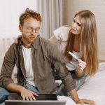 Сидни Суини винит себя в разводе родителей и финансовых проблемах