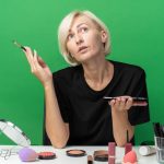 Секреты сияющей кожи: макияж, который визуально помолодит