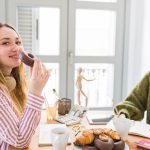 Почему чай не лучший выбор для запивания еды