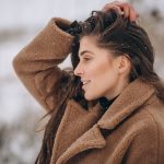 Как сохранить красоту в мороз: уход за лицом, телом и волосами