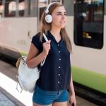 Студентов в московском метро поздравили участники «Новой волны»