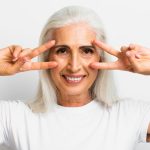 Скрыть возраст. Названы лучшие методы избавления от мешков под глазами