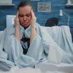 Почему кажется, что вы не высыпаетесь, даже если спите достаточно: объяснение врача