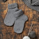 Уютные вязаные тапочки: альтернатива фабричным моделям и вдохновляющие идеи