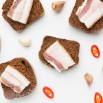 Как засолить сало с чесноком: простой рецепт без влажной соли