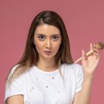 Три причины купить румяна в стике этим летом