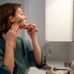 Как уменьшить отечность лица: простые способы