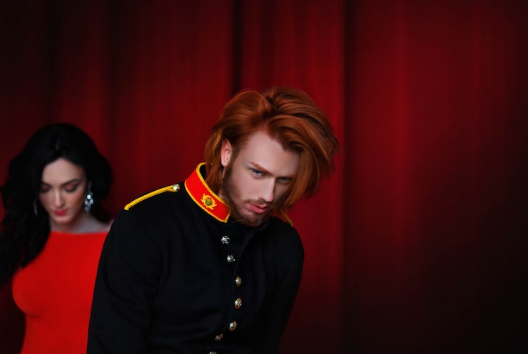 В третьей части комедии «Холоп» Милош Бикович перевоспитывает героев, сыгранных Павлом Прилучным и Кристиной Асмус.