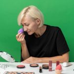 Действительно ли зеленая подводка для глаз сейчас в тренде?