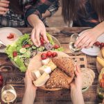 Картофель и хлеб: простой и сытный ужин для всей семьи