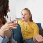 По мнению психолога Фурс, возвращение к детским моделям поведения может быть полезным