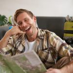 Зак Эфрон удивил новым имиджем во время отпуска в Италии с Ниной Добрев