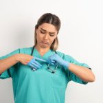 Перелом челюсти: что нужно знать о симптомах и методах лечения, по словам хирурга