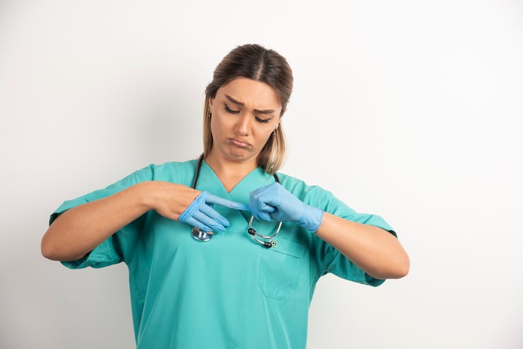 Перелом челюсти: что нужно знать о симптомах и методах лечения, по словам хирурга