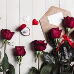 8 роз для нее и для него