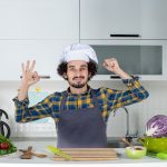 Распространенные ошибки на кухне: повар рассказал о самых частых