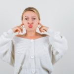 К чему приводят покусывания щек и языка?