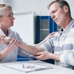 «Появление жалоб – тревожный сигнал: 7 способов снизить риск инфаркта и инсульта»